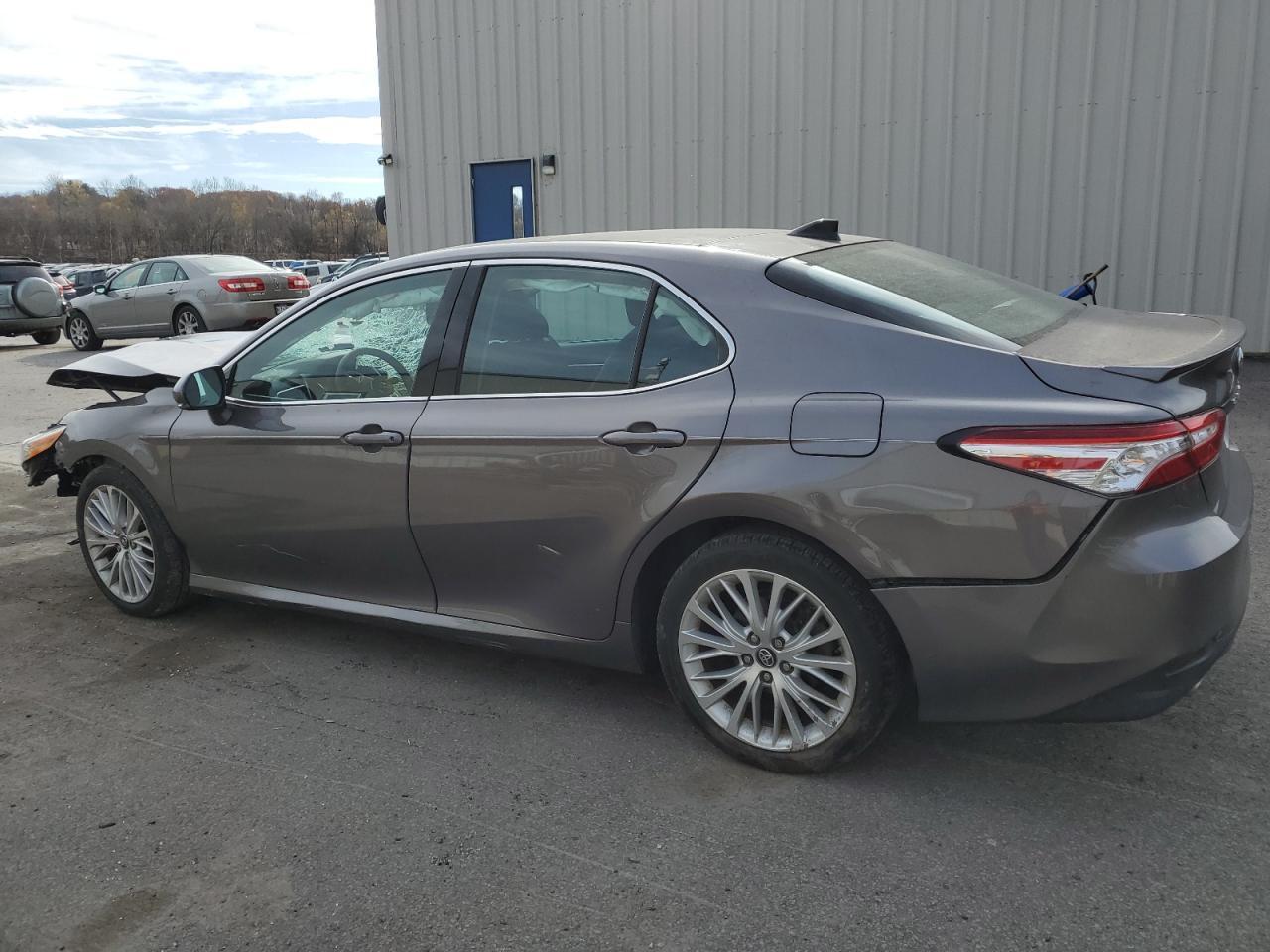 2018 TOYOTA CAMRY