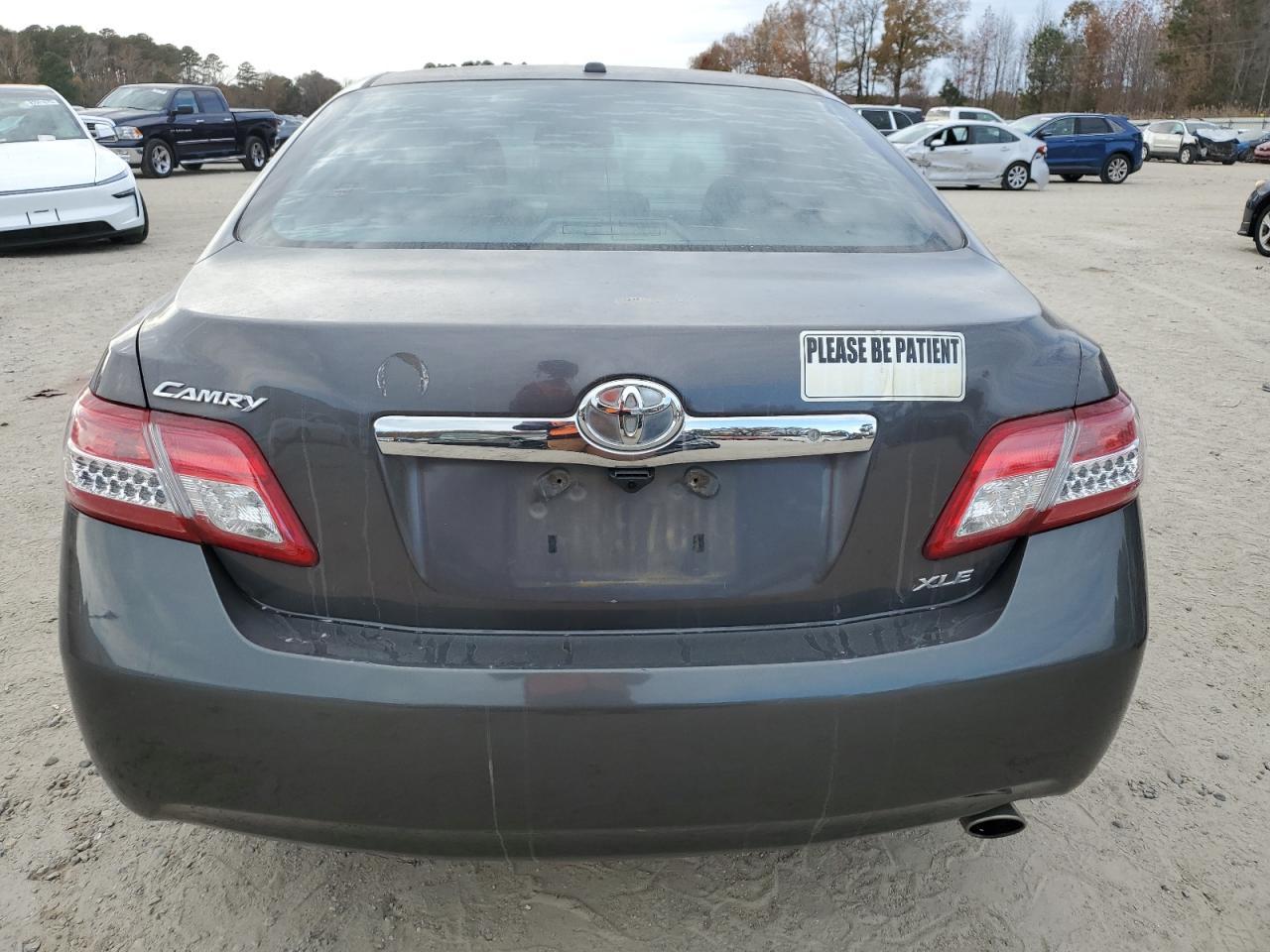 2011 TOYOTA CAMRY
