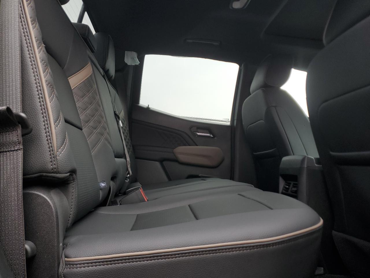 2024 GMC CANYON