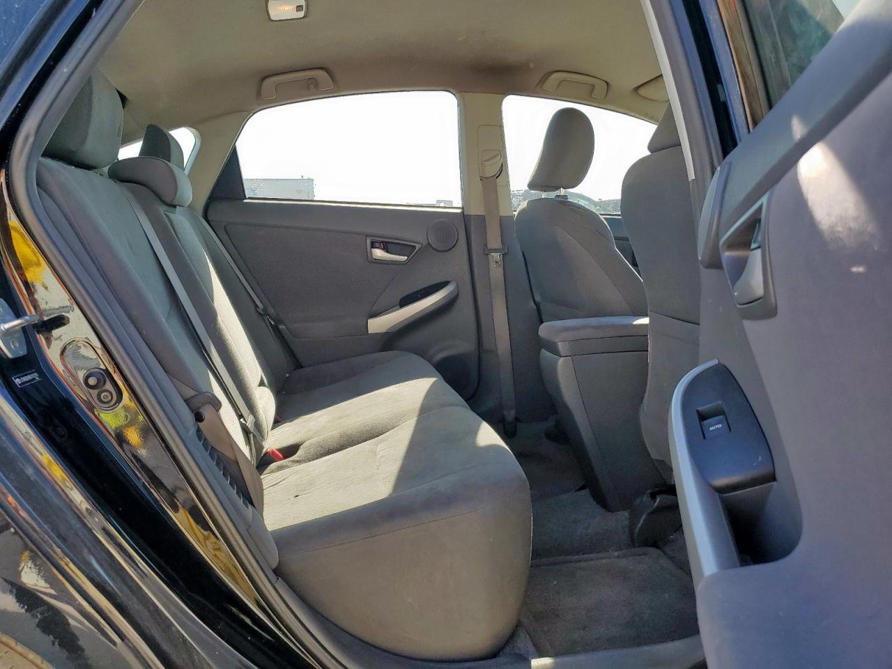 2011 TOYOTA PRIUS