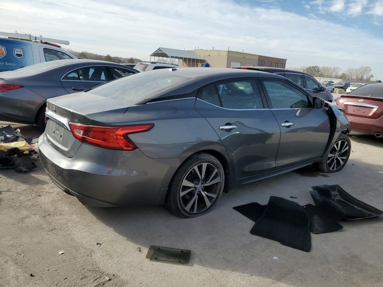2017 NISSAN Maxima