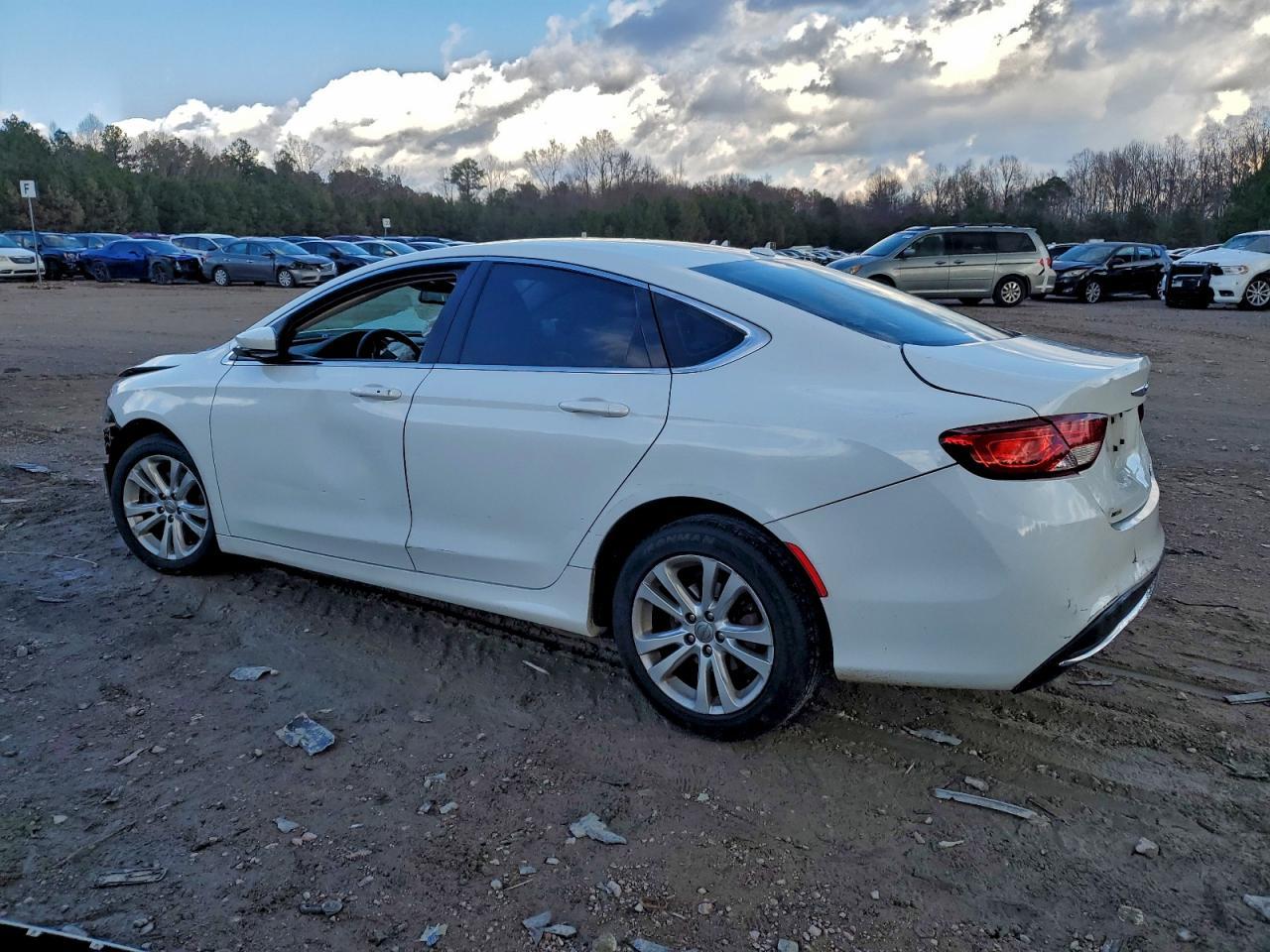 2015 CHRYSLER 200