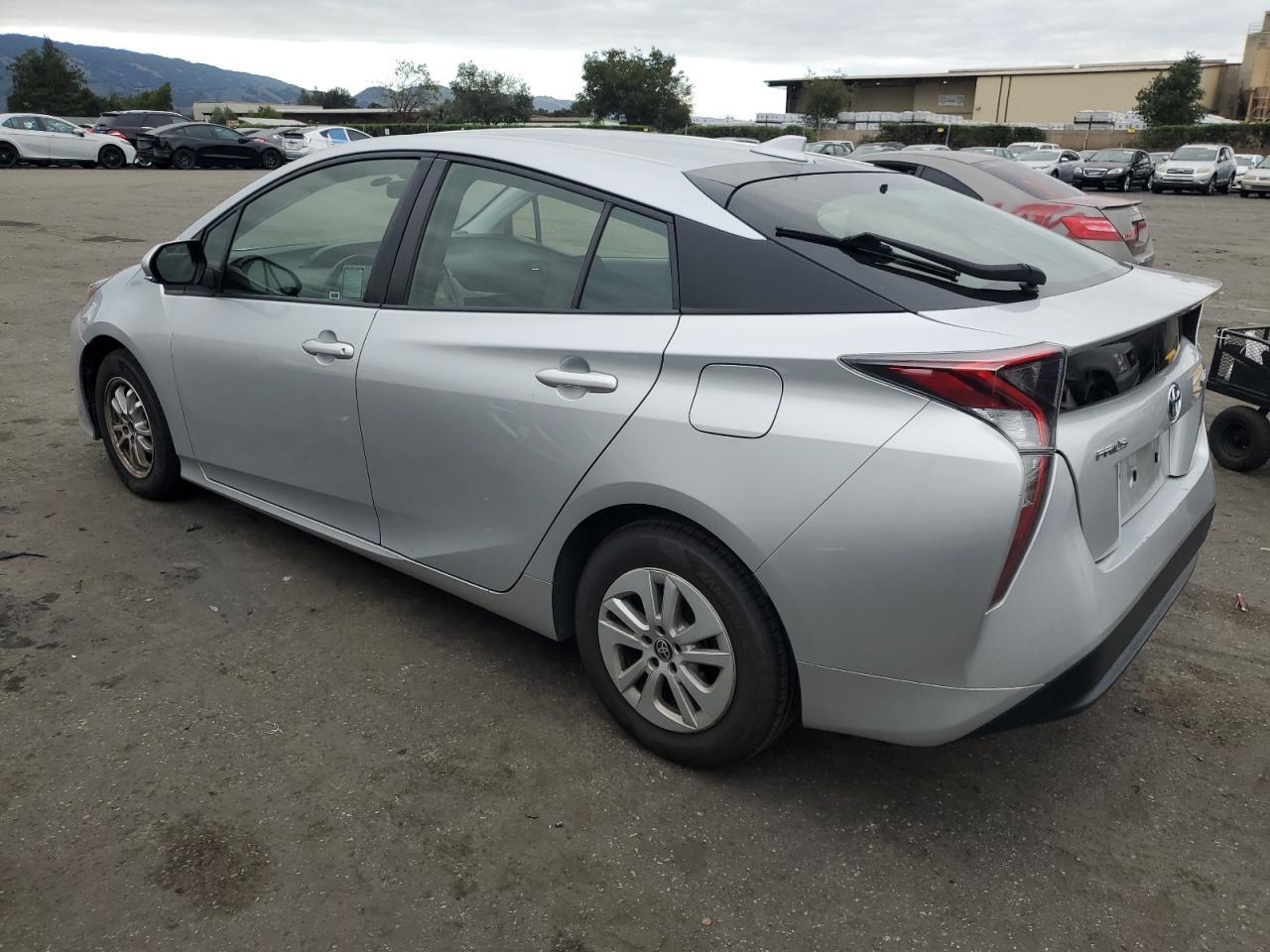 2016 TOYOTA PRIUS