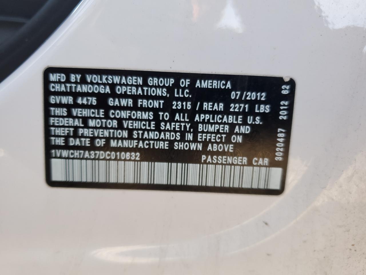 2013 VOLKSWAGEN Passat