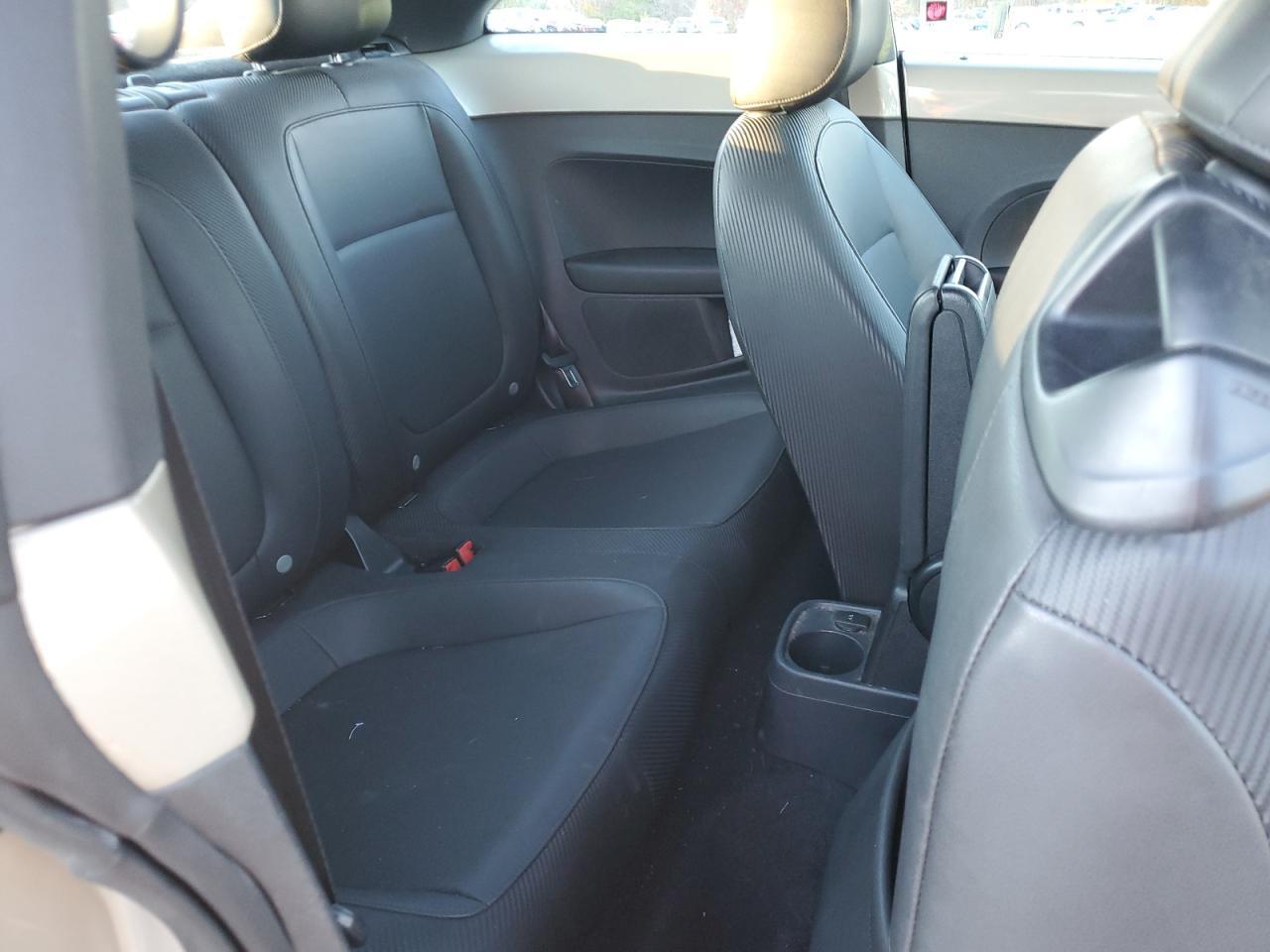 2014 VOLKSWAGEN Beetle