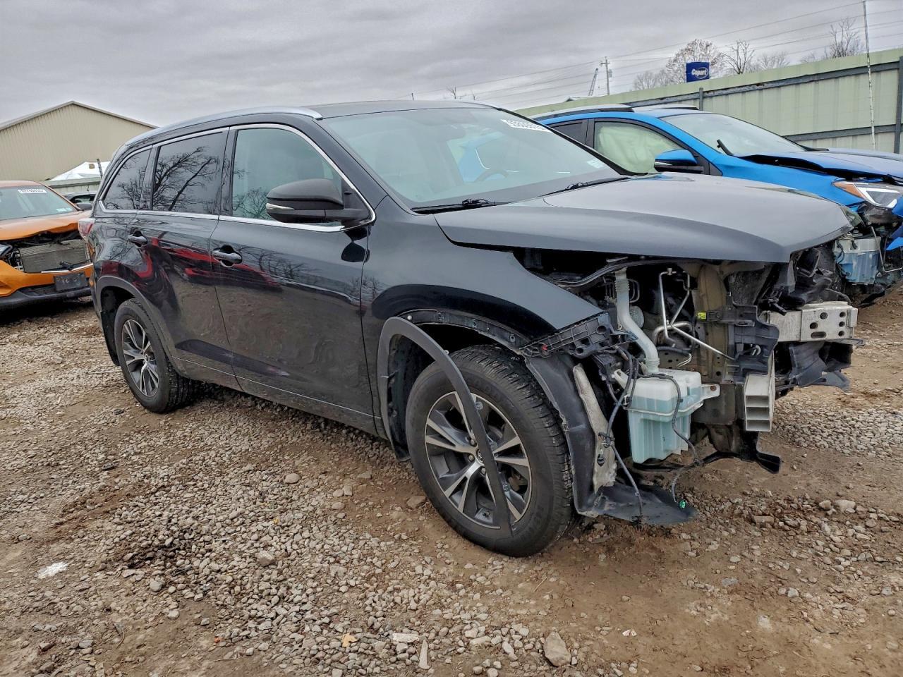 2016 TOYOTA HIGHLANDER