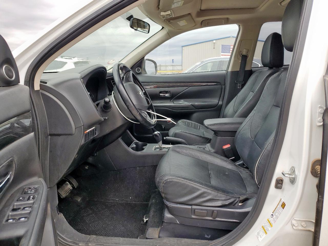 2016 MITSUBISHI outlander