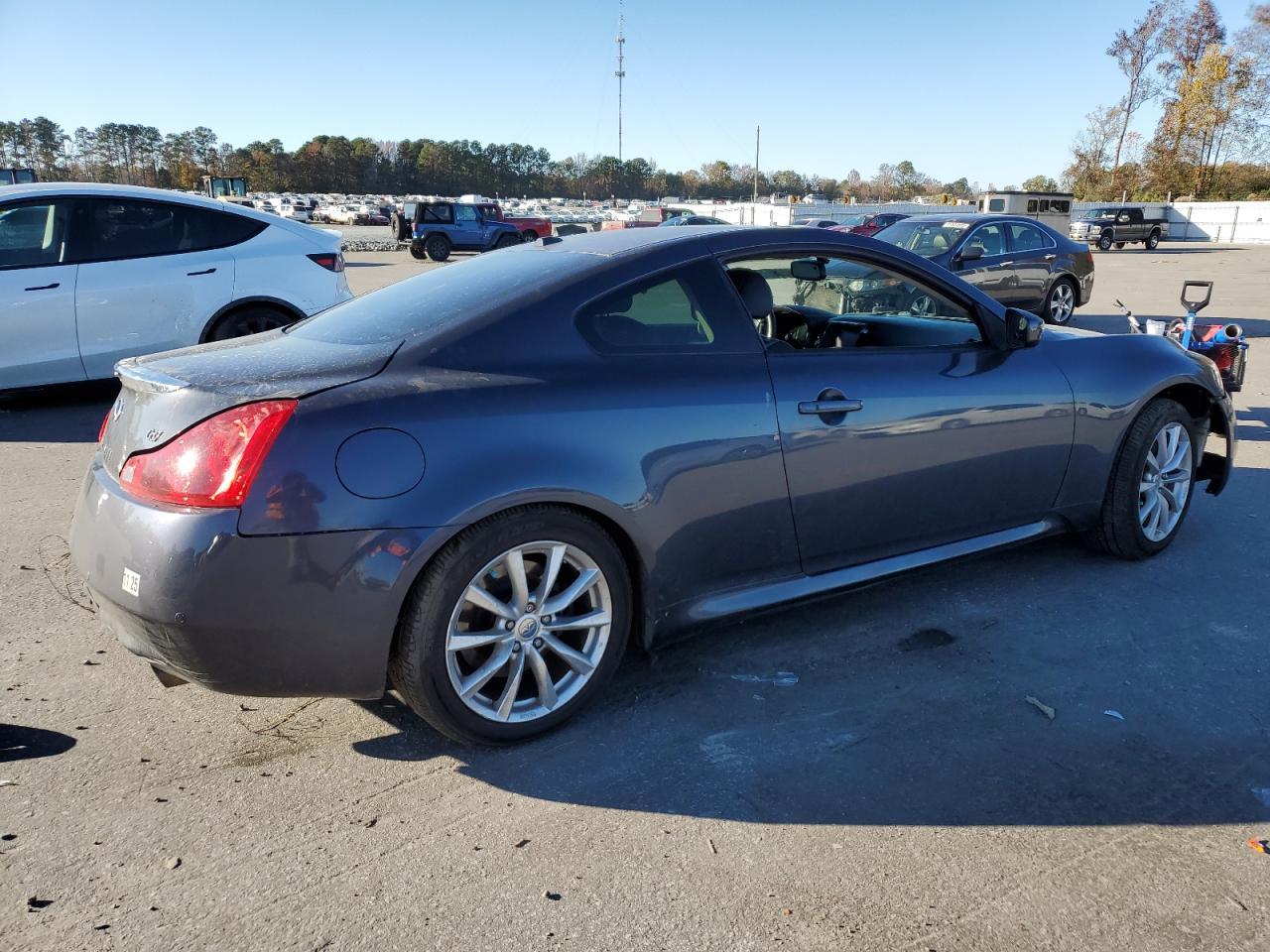 2012 INFINITI G37