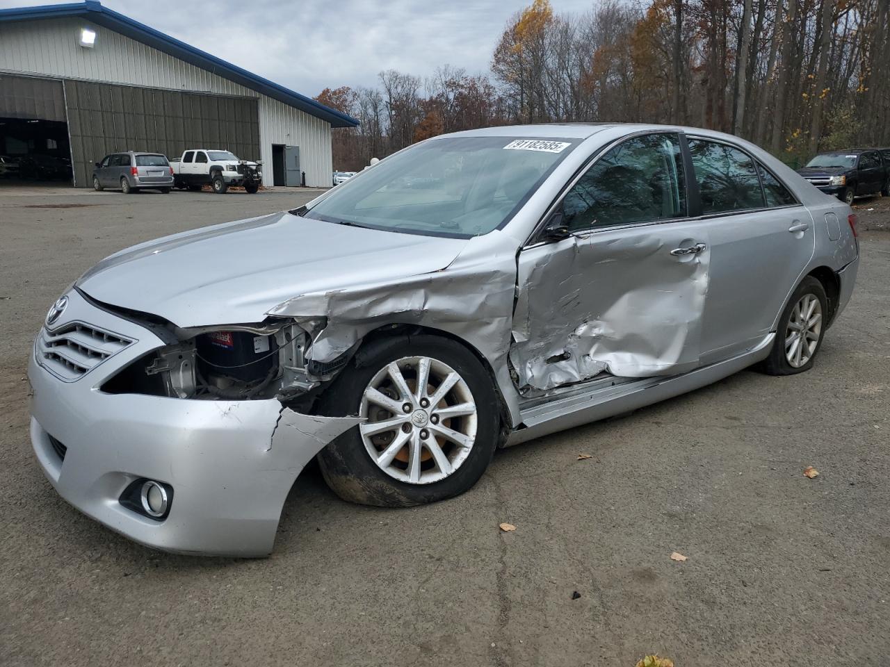 2011 TOYOTA CAMRY