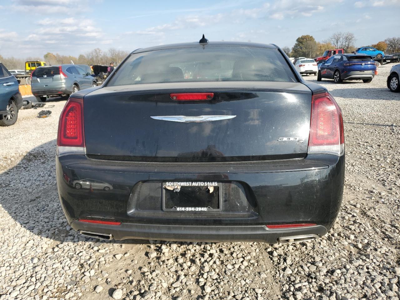 2019 CHRYSLER 300