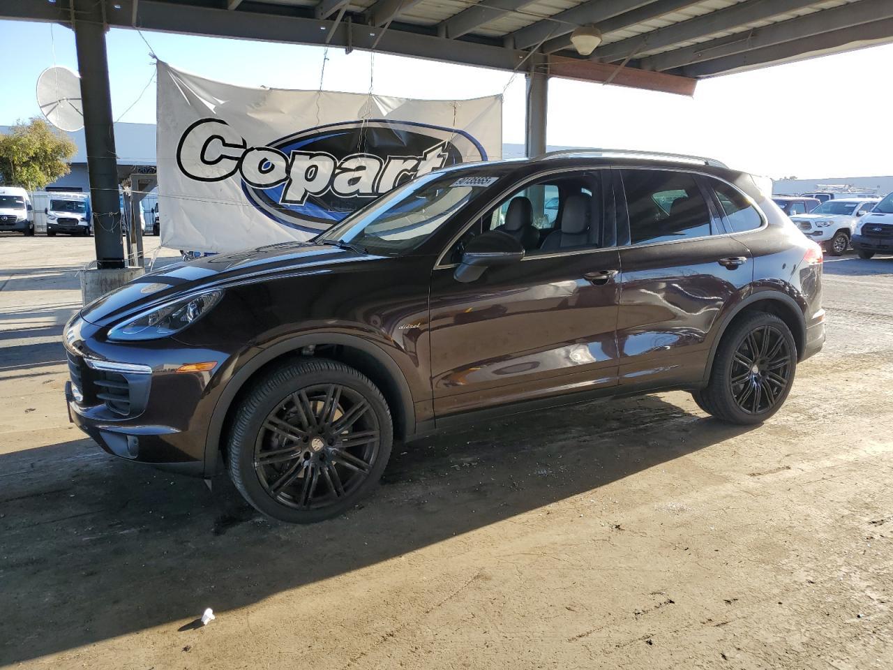 2015 PORSCHE CAYENNE