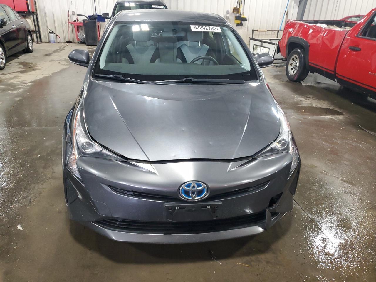 2016 TOYOTA PRIUS