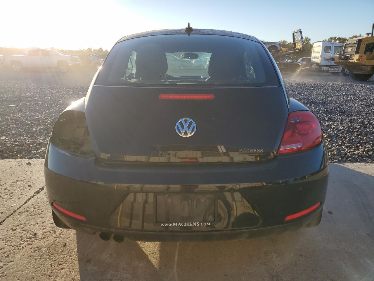 2015 VOLKSWAGEN Beetle