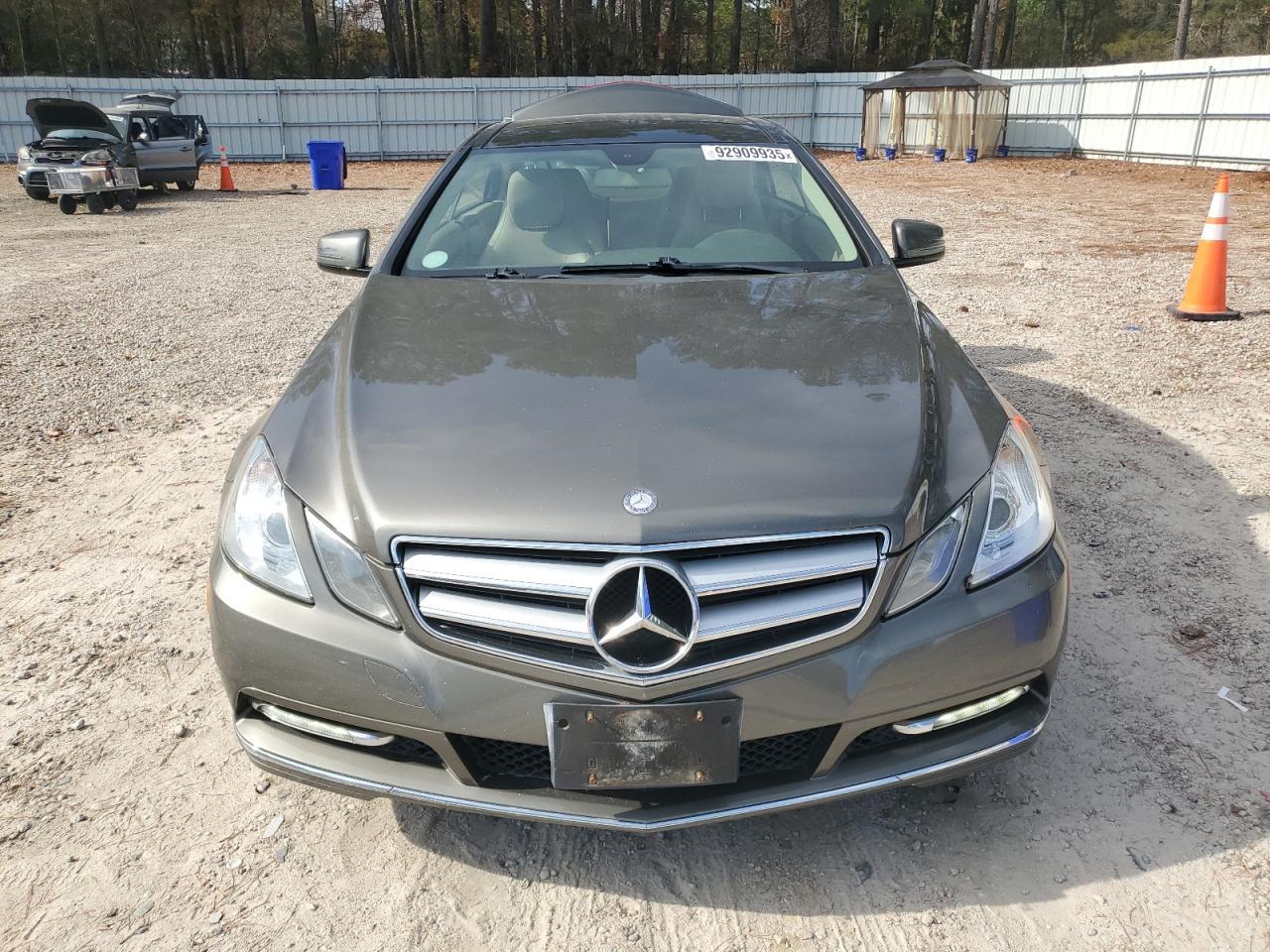 2013 MERCEDES-BENZ E-Class