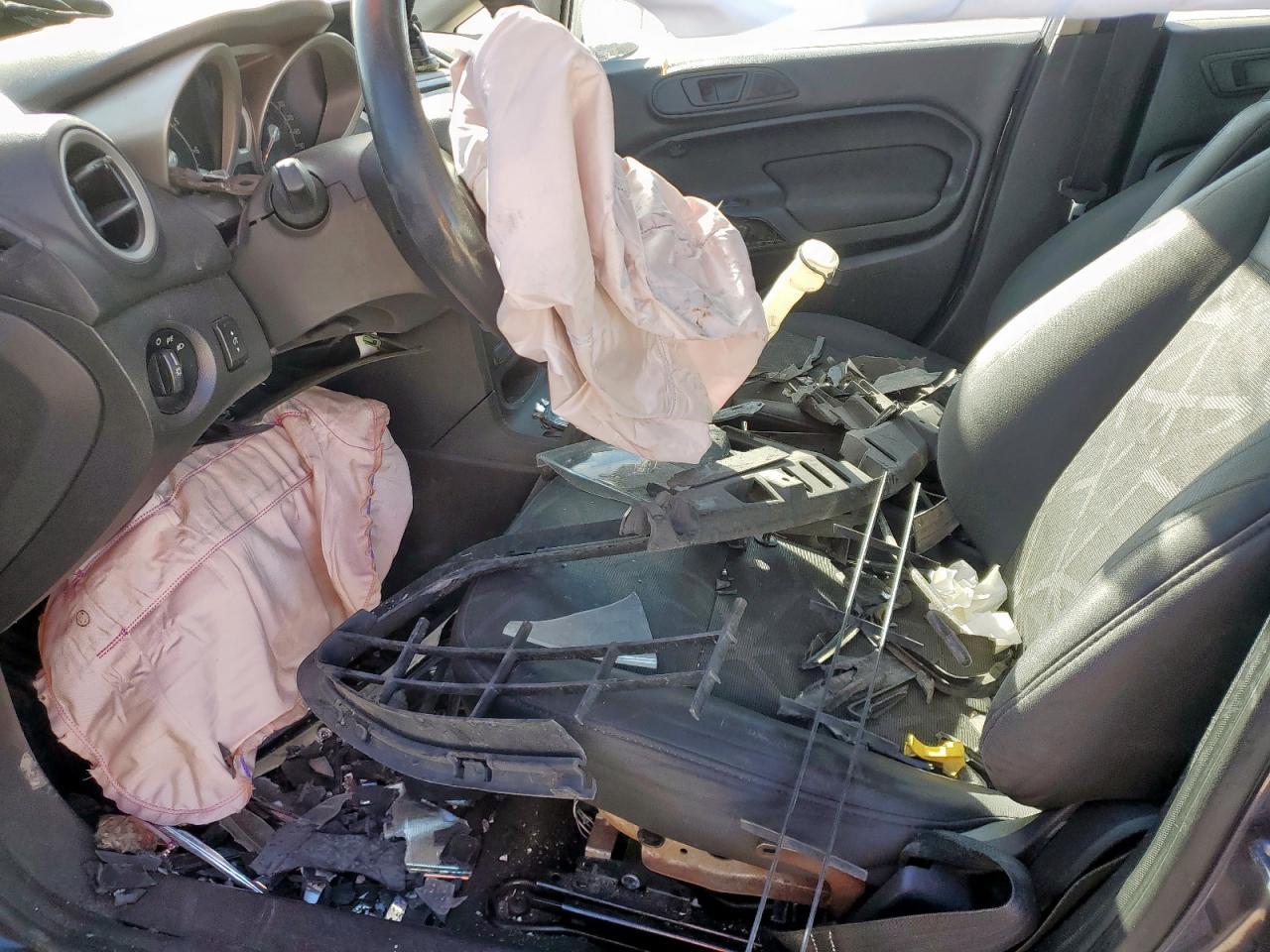 2013 FORD Fiesta