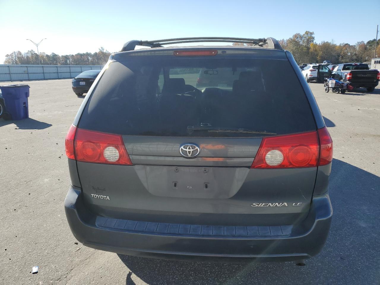 2006 TOYOTA SIENNA