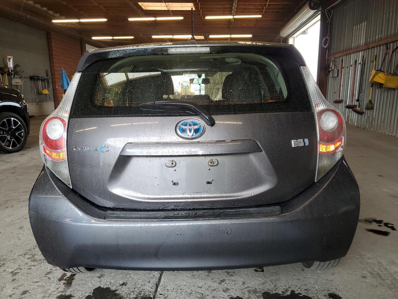 2013 TOYOTA Prius c