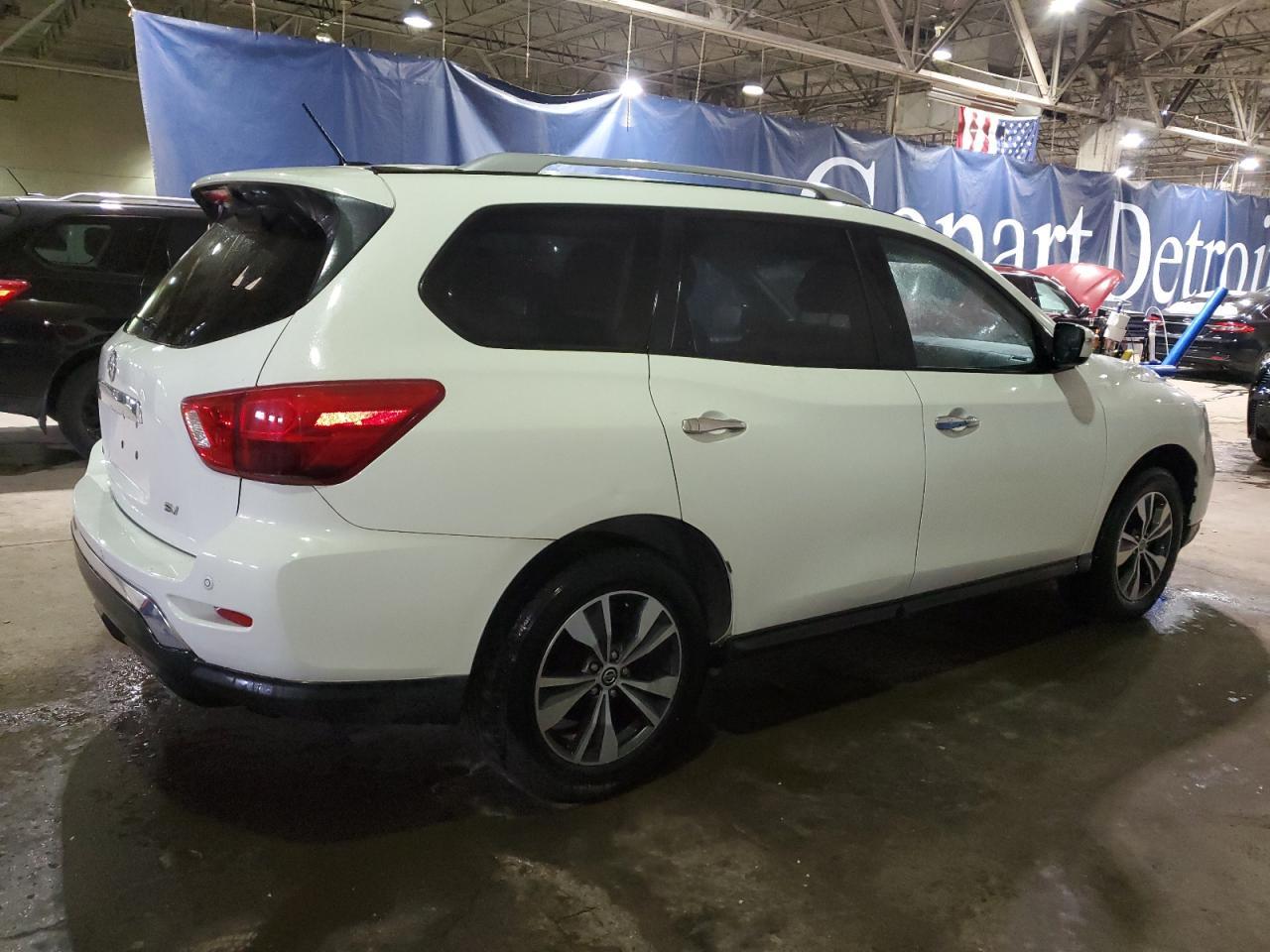2017 NISSAN PATHFINDER