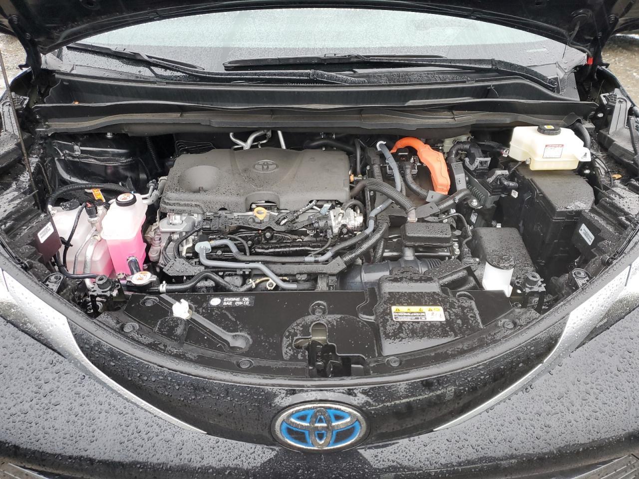 2025 TOYOTA SIENNA