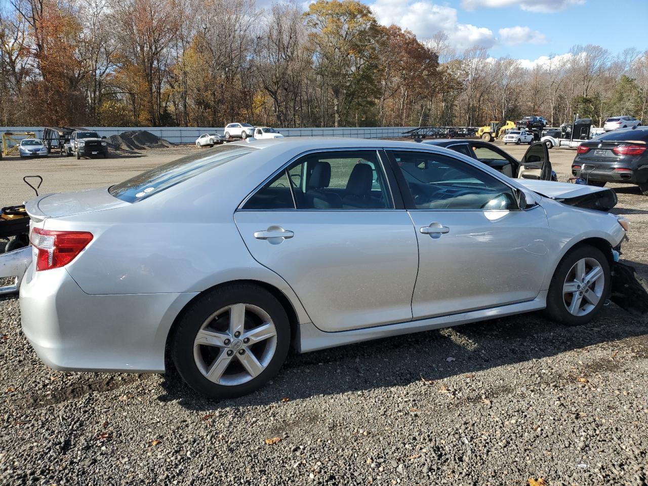 2014 TOYOTA CAMRY