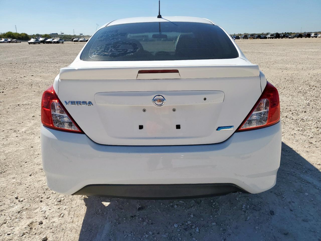 2016 NISSAN VERSA