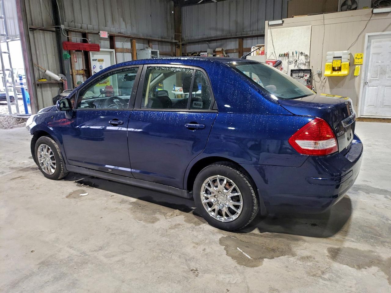 2011 NISSAN VERSA