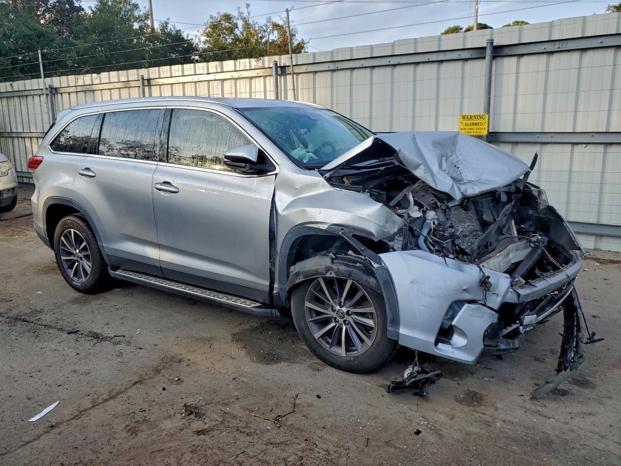 2019 TOYOTA HIGHLANDER