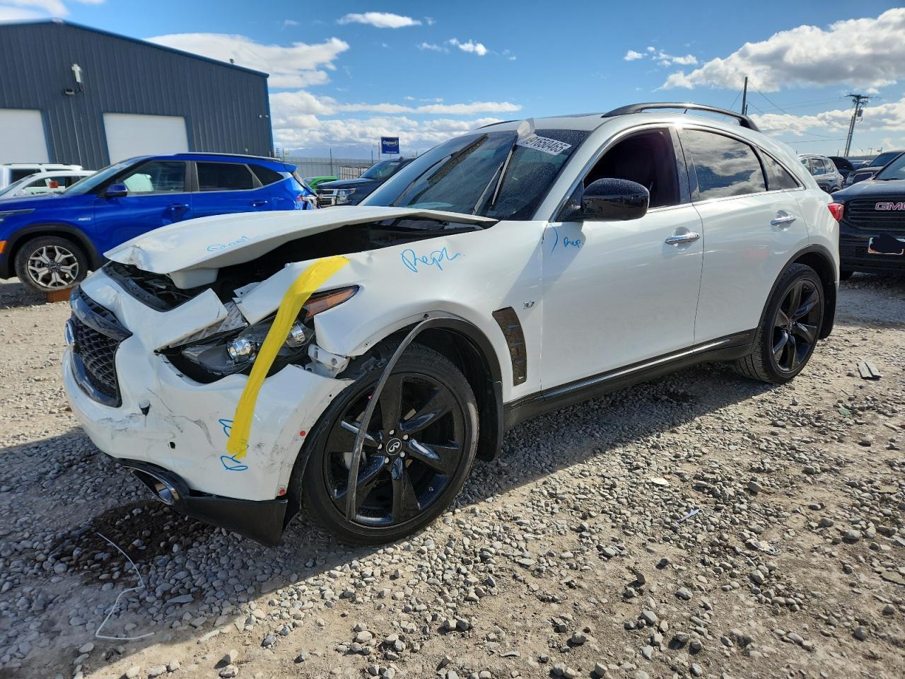2017 INFINITI QX70