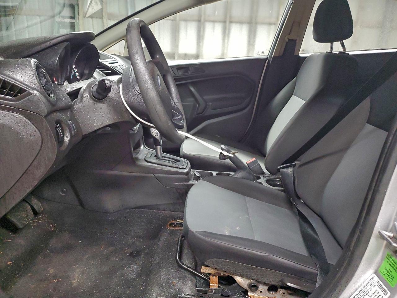 2016 FORD Fiesta