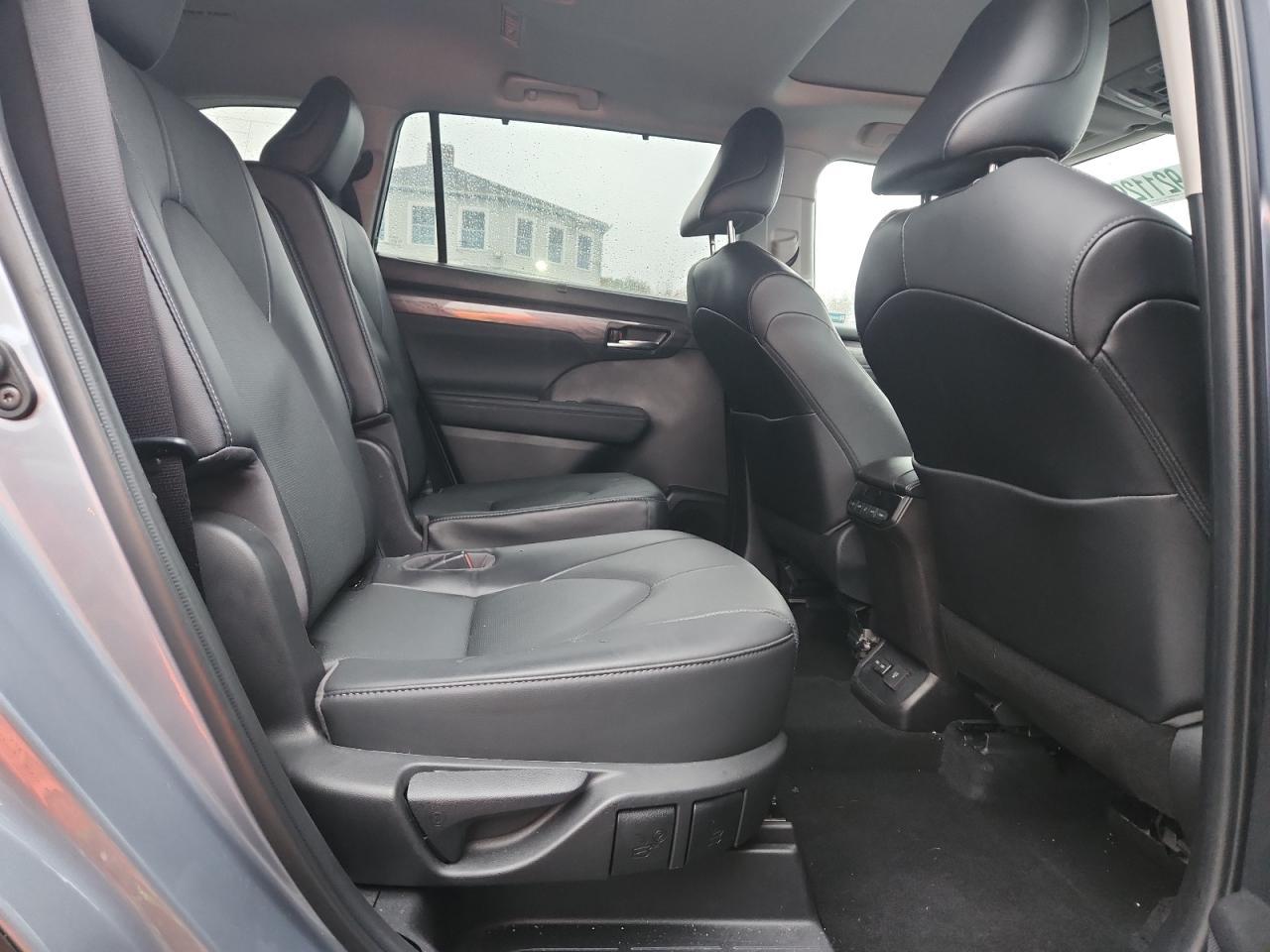 2022 TOYOTA HIGHLANDER
