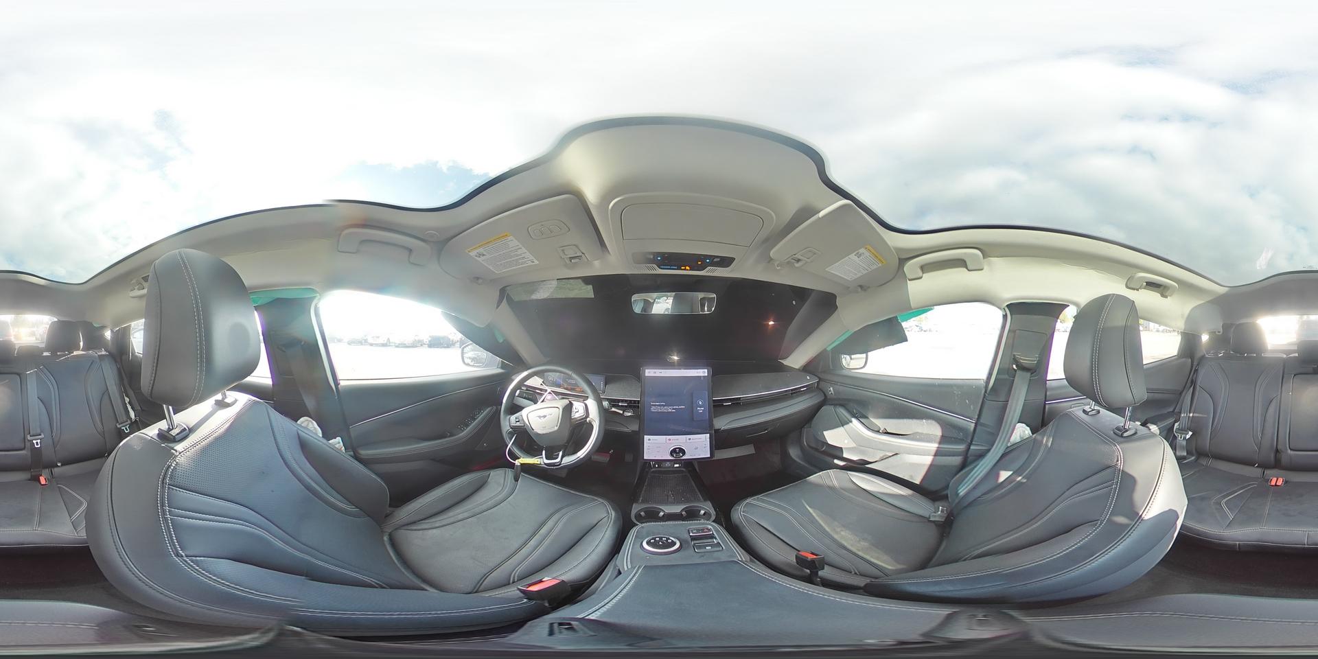 2024 FORD Mustang Mach-E
