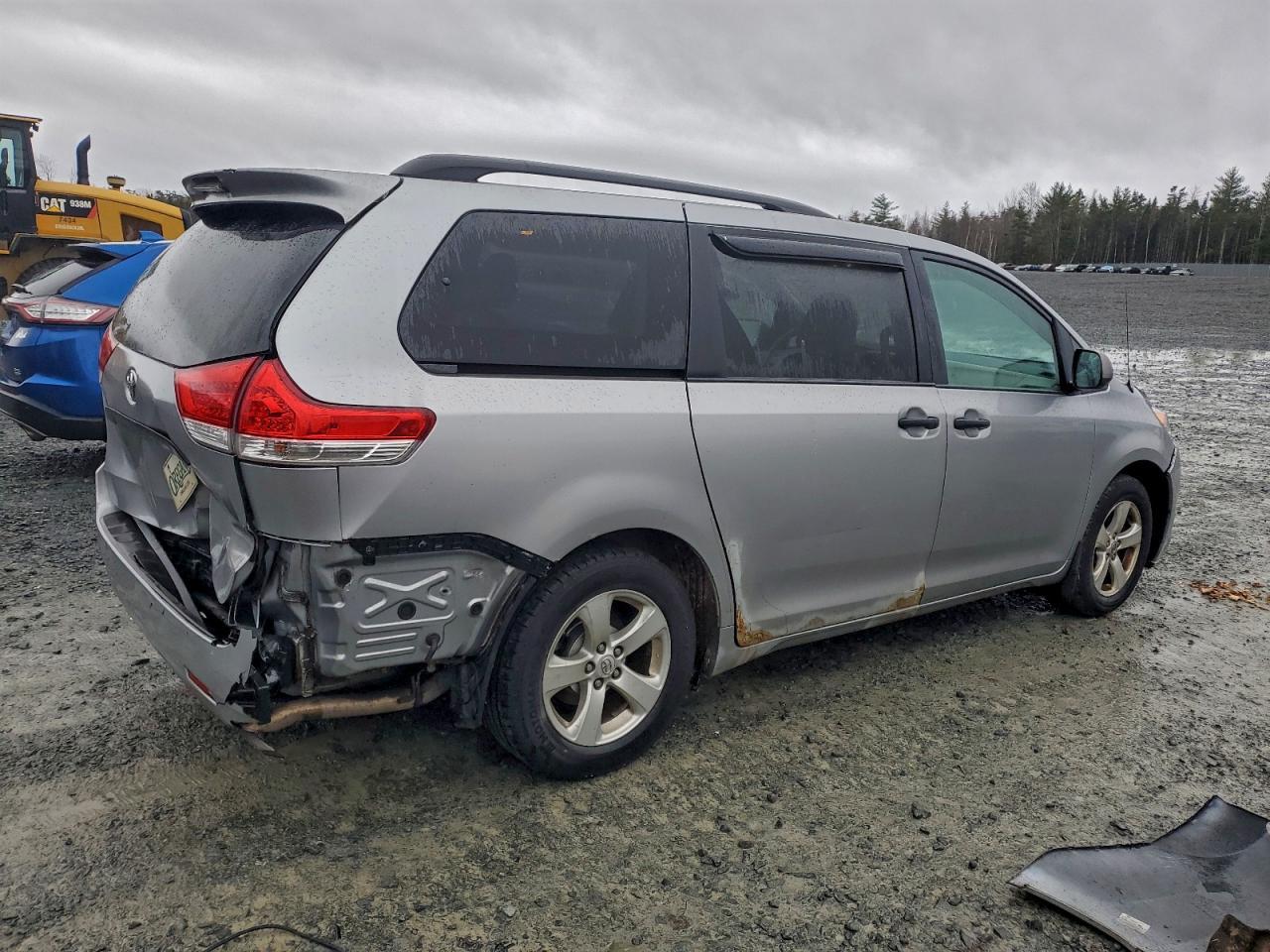 2013 TOYOTA SIENNA