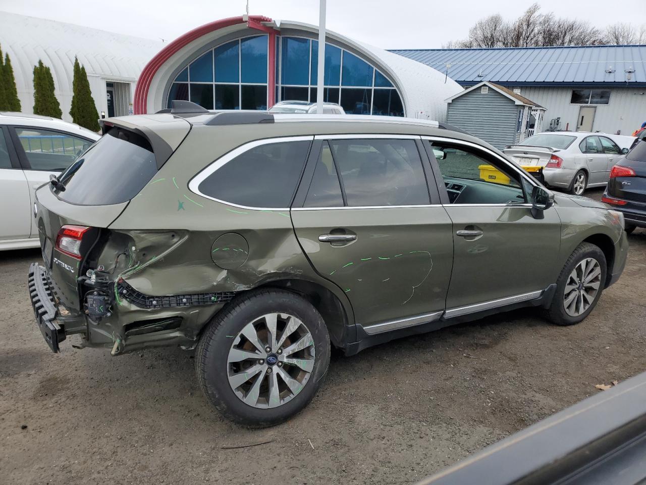 2019 SUBARU Outback