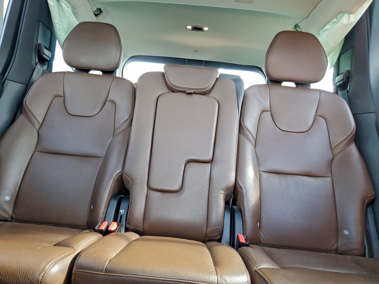 2019 VOLVO XC90