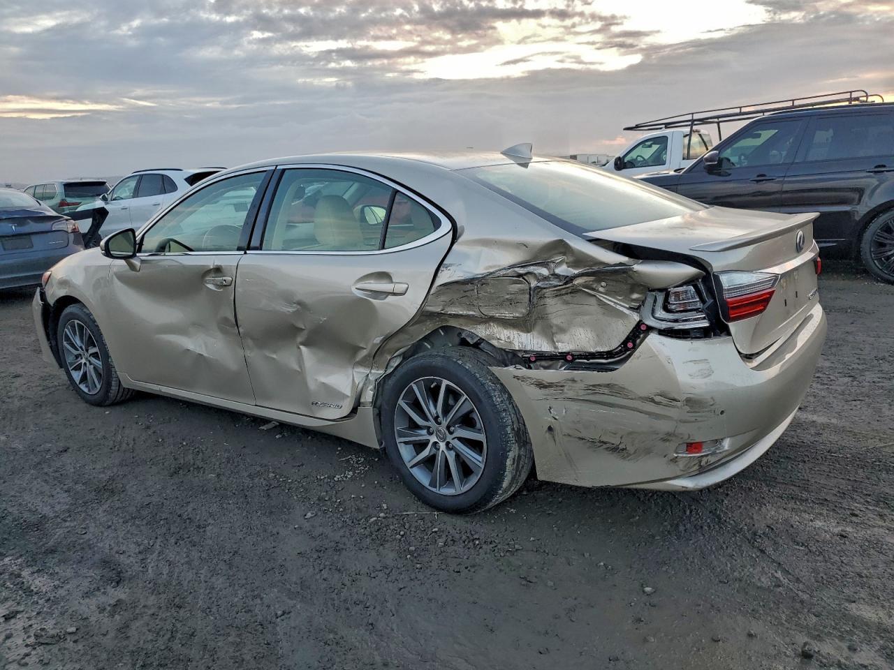 2017 LEXUS ES 300H