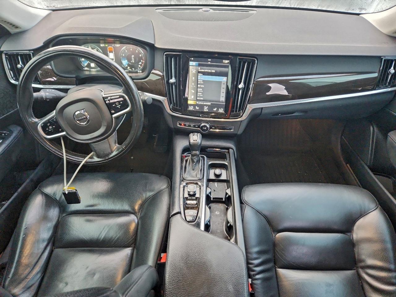 2018 VOLVO S90