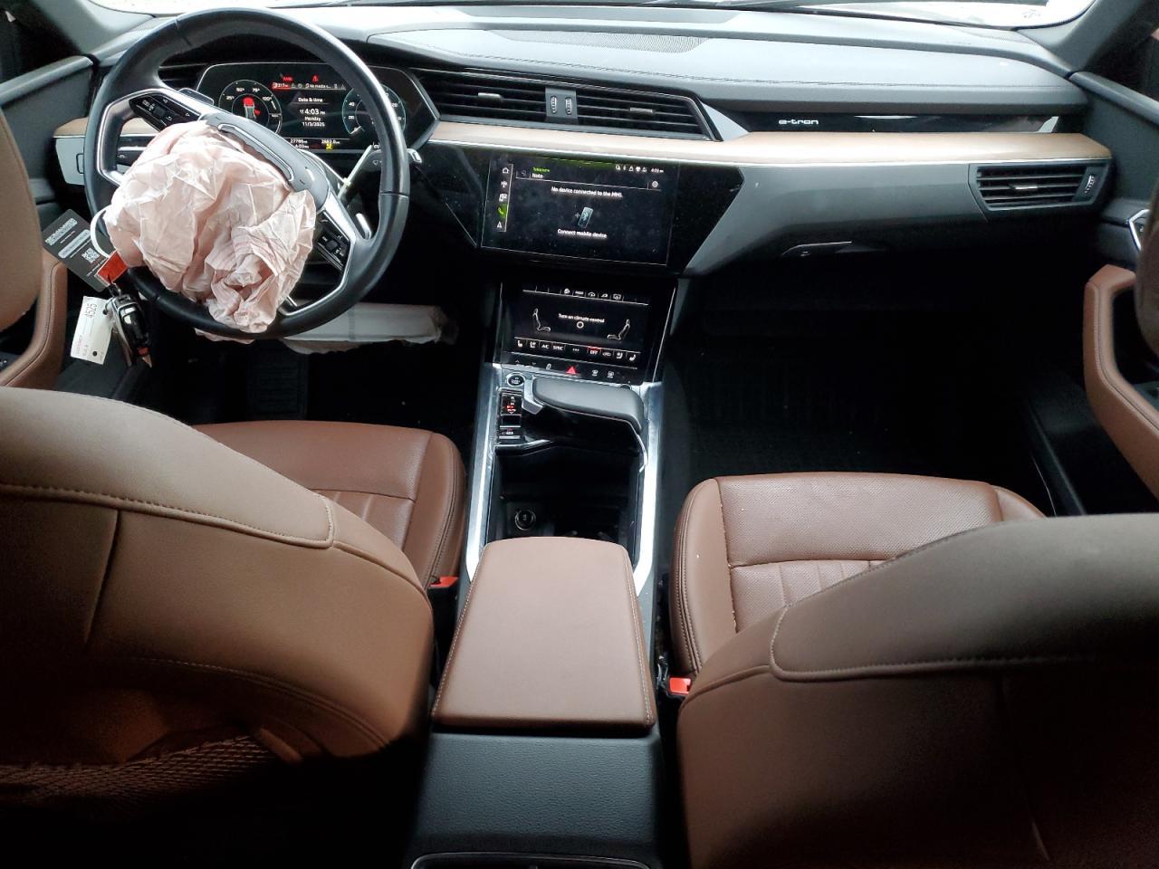 2024 AUDI Q8