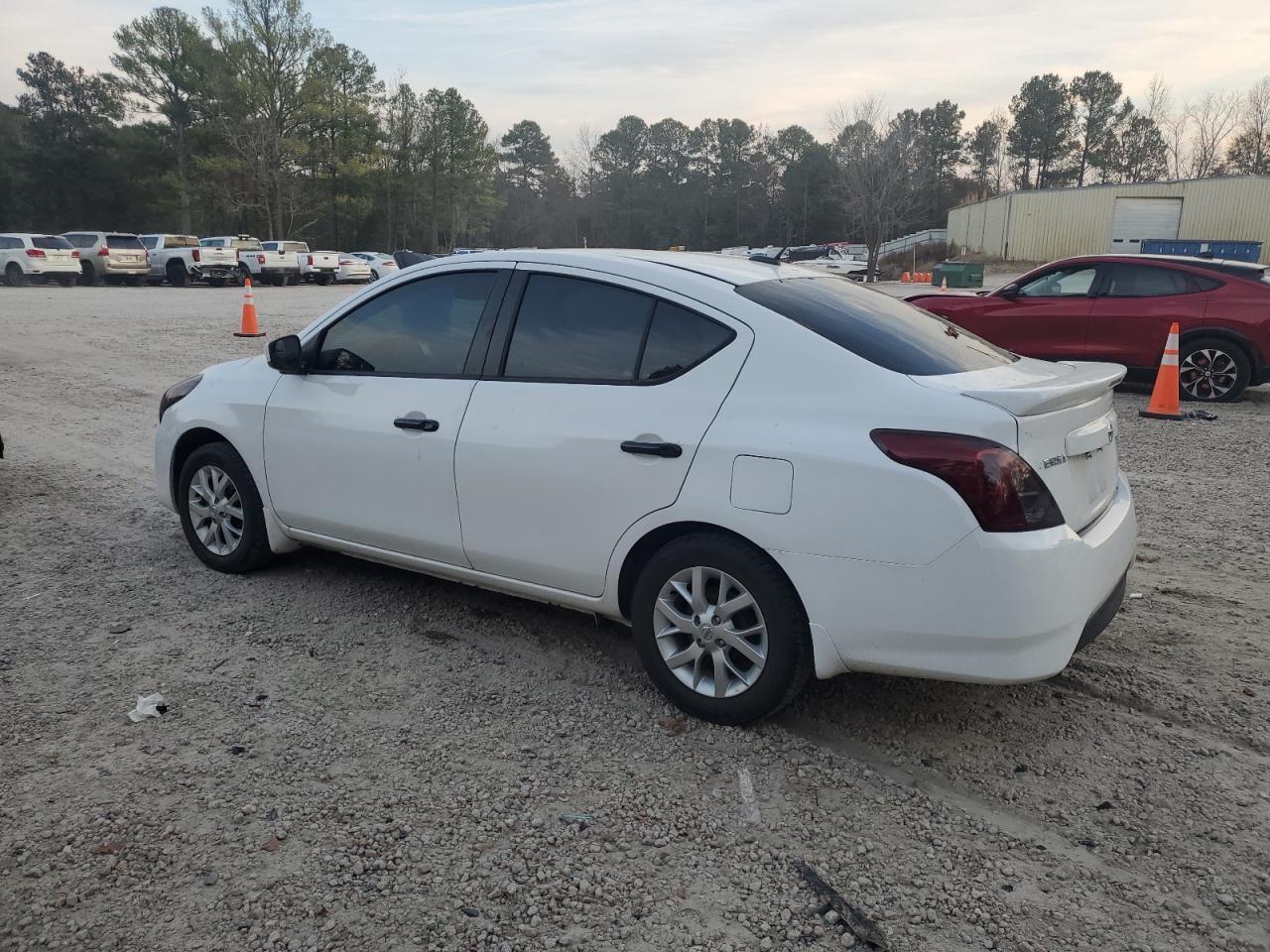 2017 NISSAN VERSA