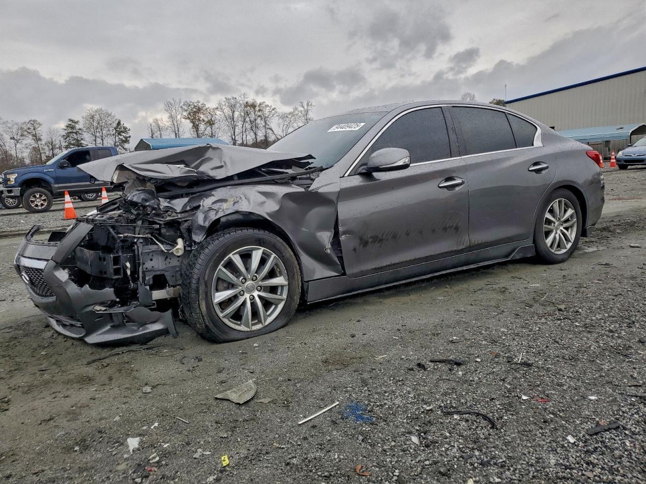2015 INFINITI Q50