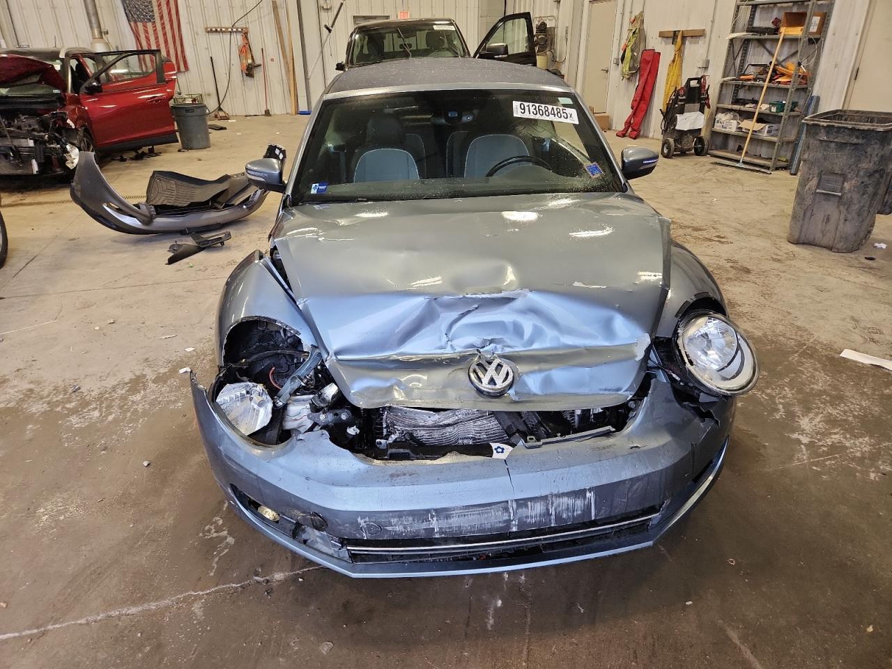 2016 VOLKSWAGEN Beetle