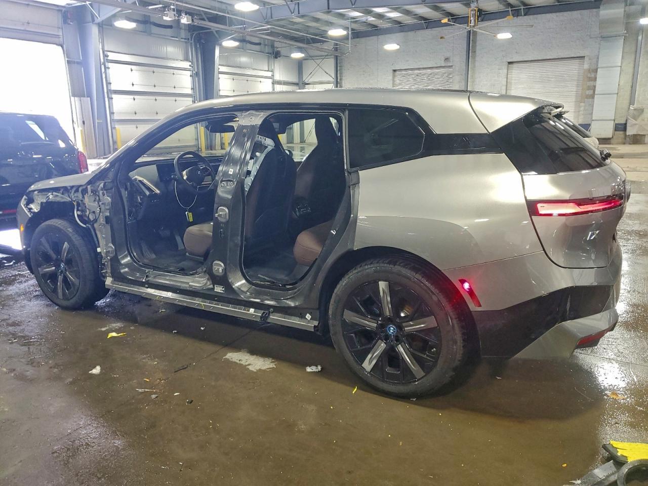 2025 BMW iX