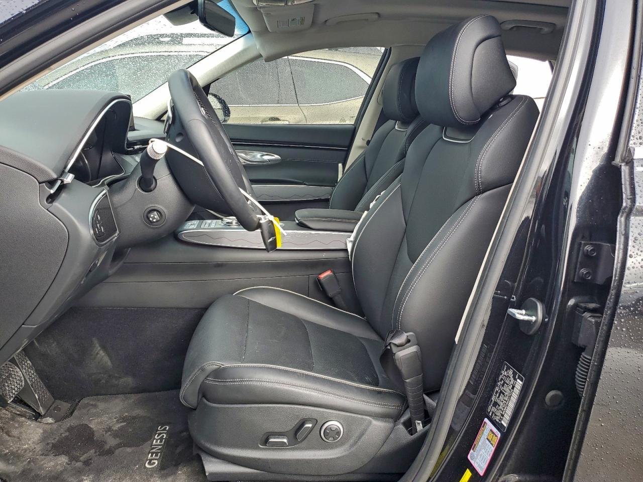 2025 GENESIS GV70