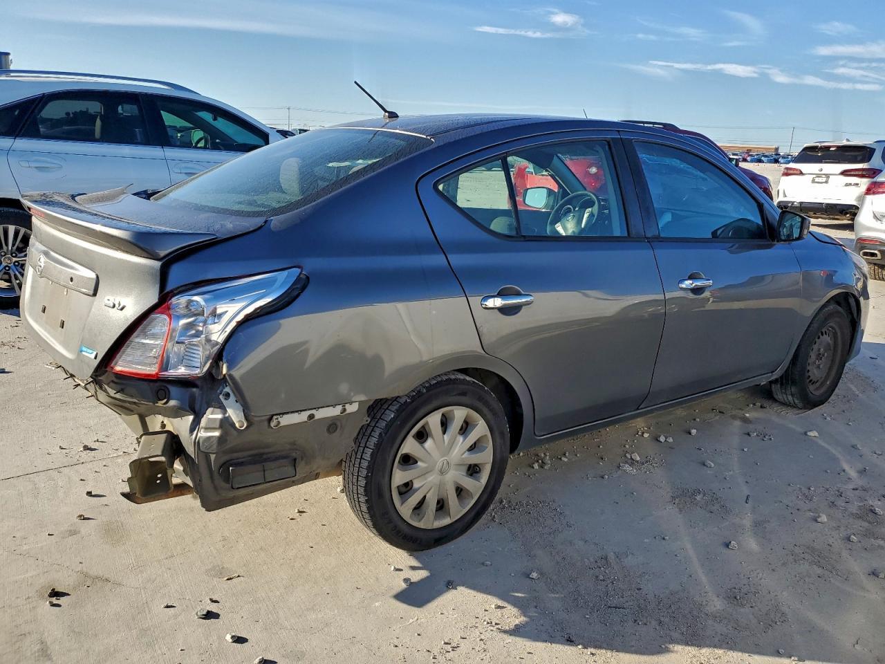 2016 NISSAN VERSA