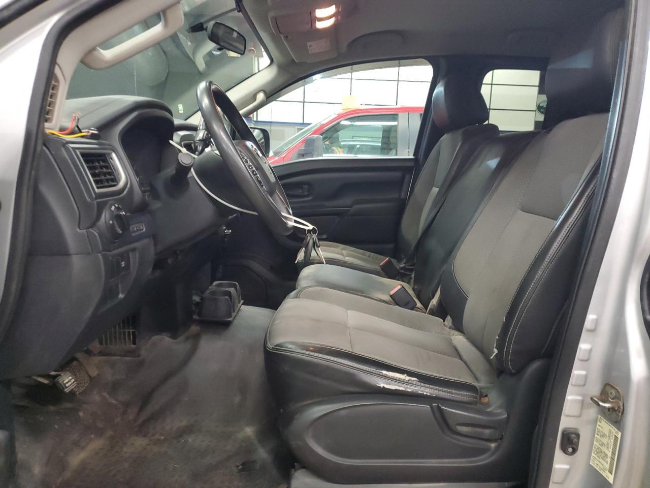 2017 NISSAN Titan