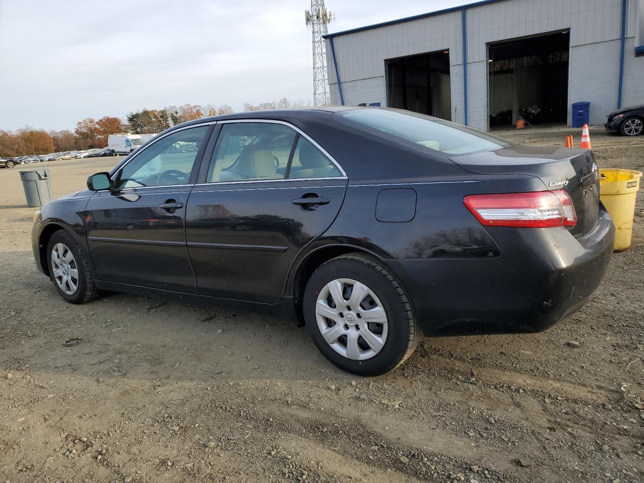 2011 TOYOTA CAMRY