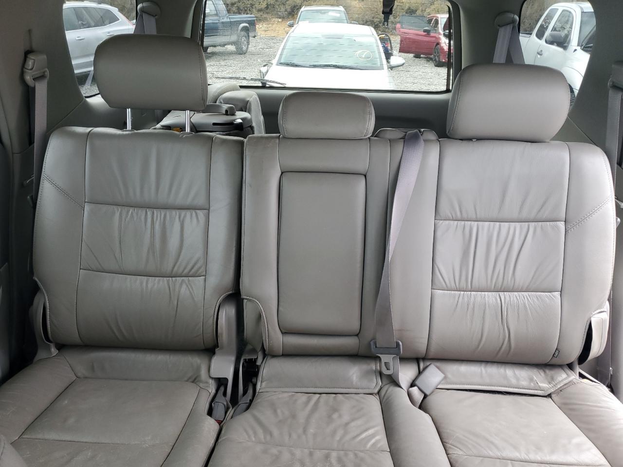 2002 TOYOTA Sequoia
