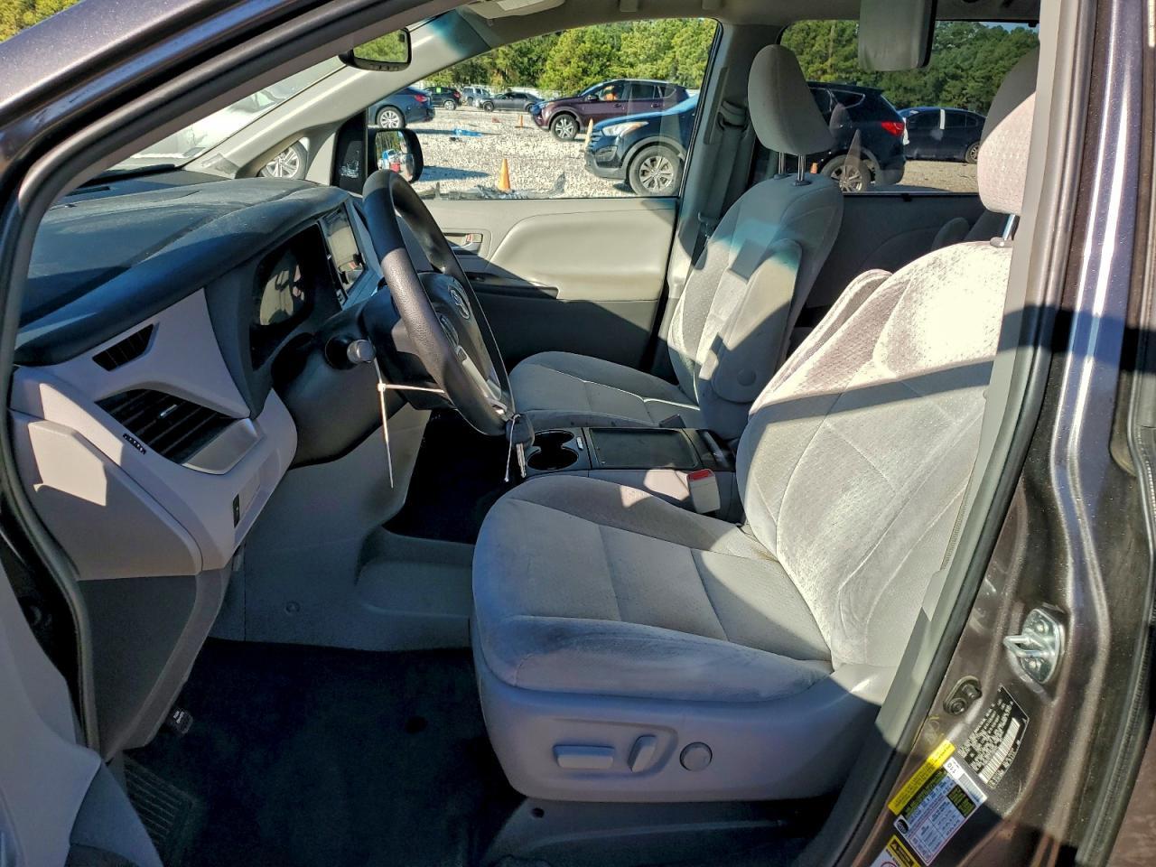 2015 TOYOTA SIENNA