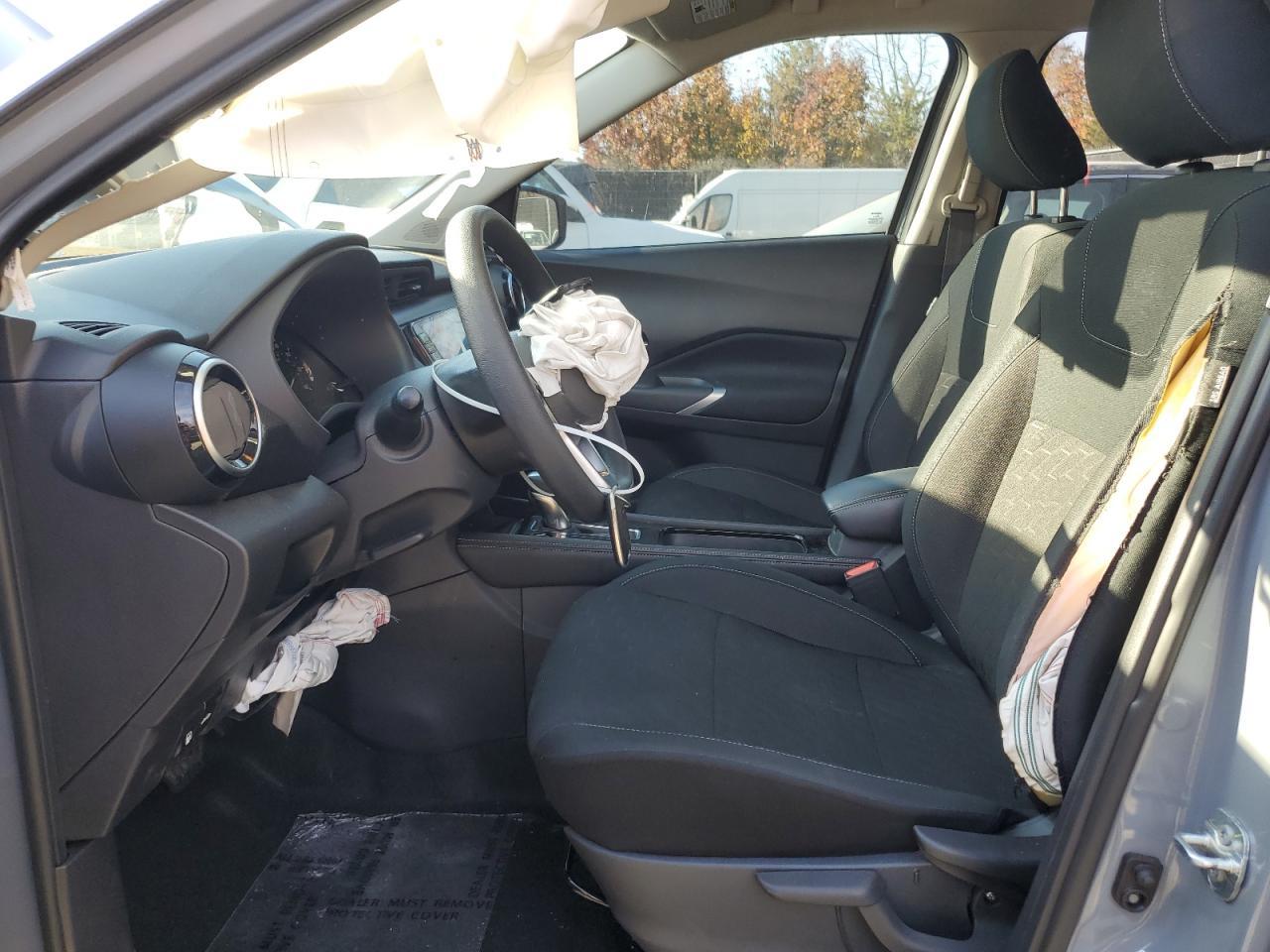 2024 NISSAN KICKS