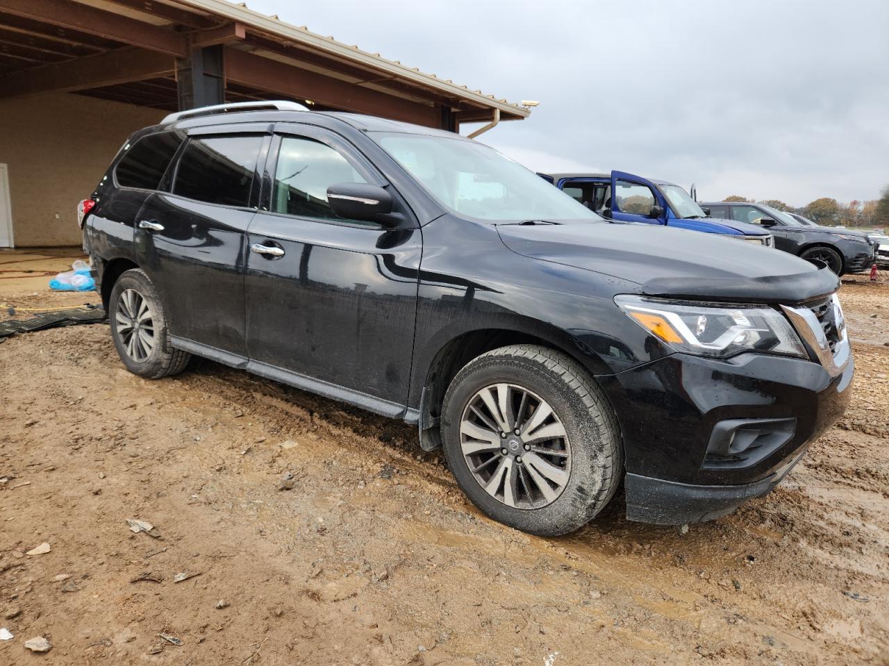 2017 NISSAN PATHFINDER