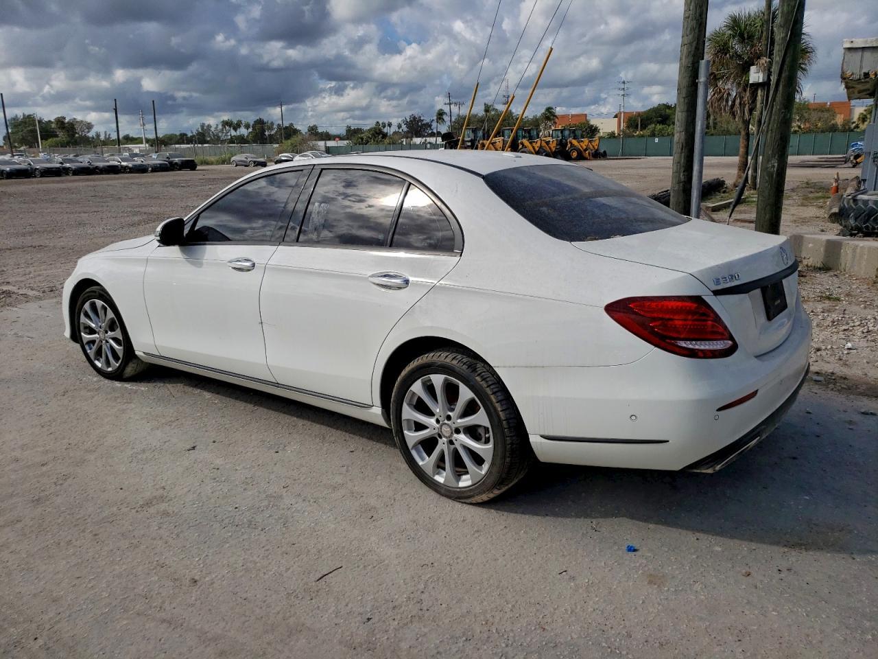 2017 MERCEDES-BENZ E-Class